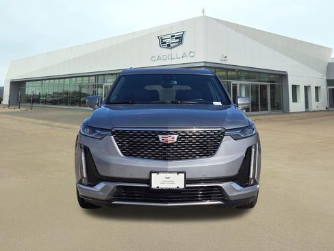 Certified 2025 Cadillac XT6 Premium Luxury image 2