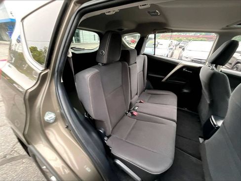 Used 2015 Toyota RAV4 XLE AWD/4WD image 15