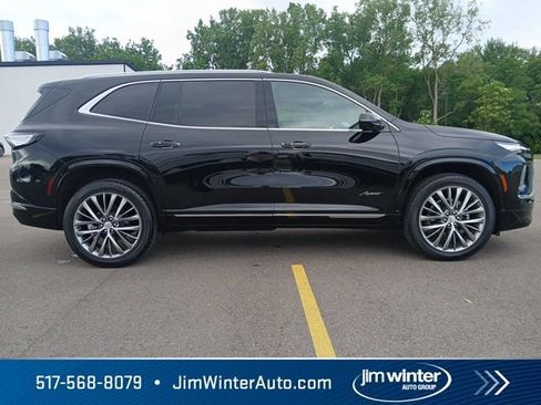 Used 2025 Buick Enclave Avenir w/ LPO, Floor Liner Package AWD/4WD image 7