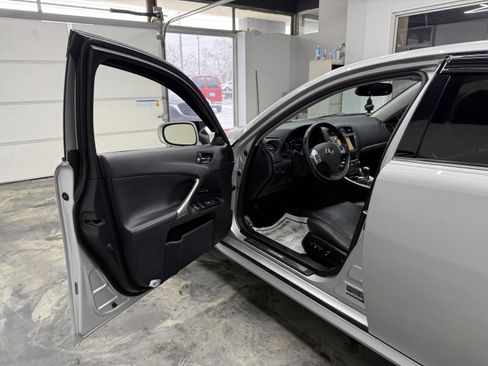Used 2011 Lexus IS 350 AWD w/ Luxury Plus Value Edition image 9