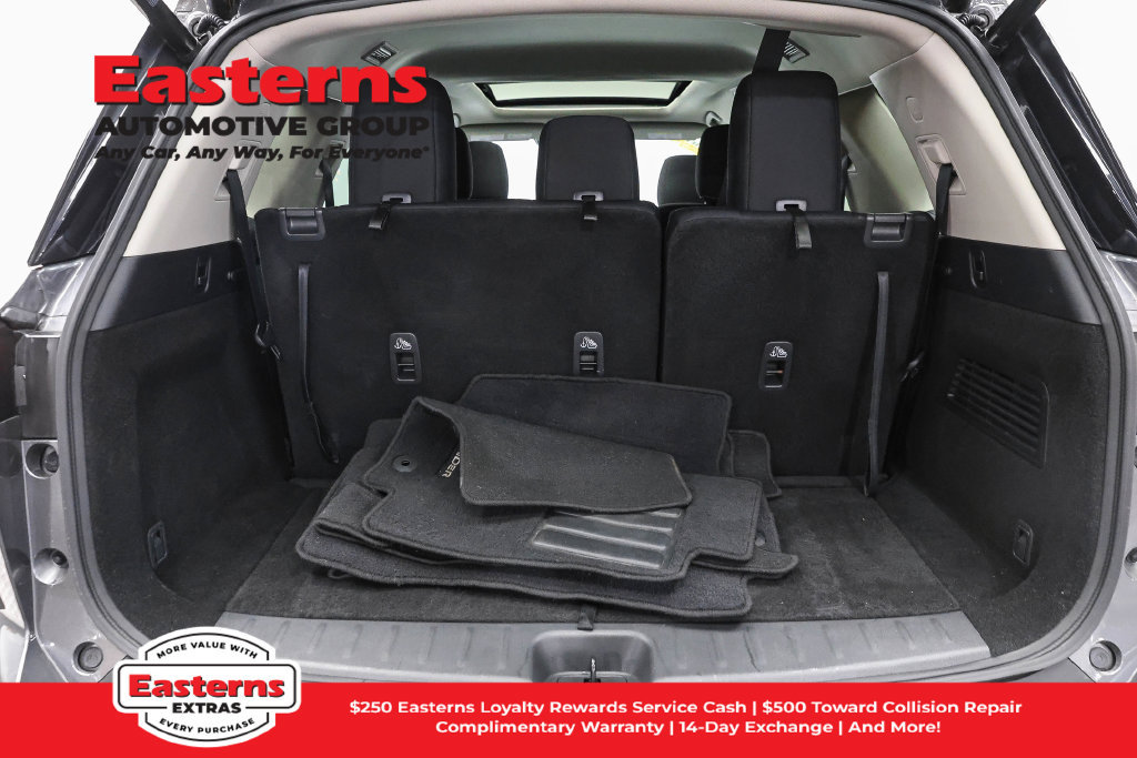 Used 2023 Nissan Pathfinder SV w/ SV Premium Package AWD/4WD image 10