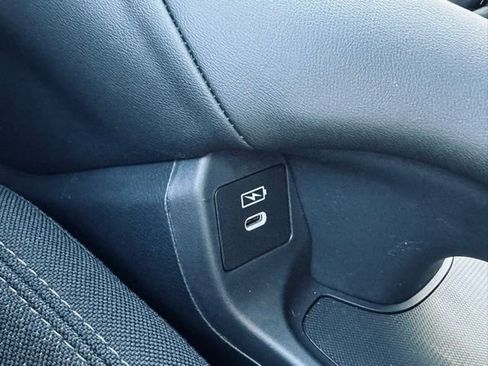 New 2026 Honda HR-V LX image 29