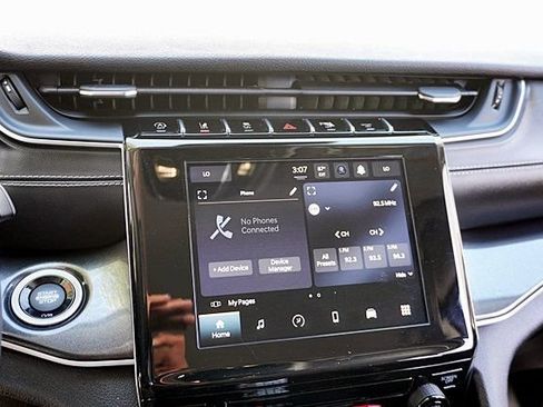 Certified 2023 Jeep Grand Cherokee Laredo RWD image 25