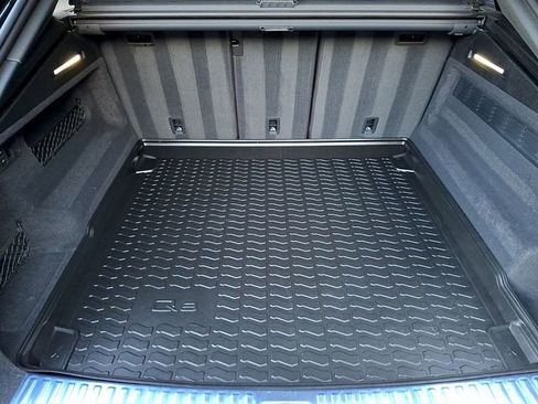 Used 2022 Audi RS Q8 w/ Carbon Optic Package image 34