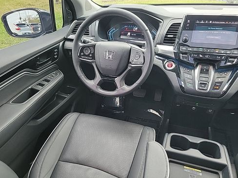 Used 2023 Honda Odyssey Elite image 12