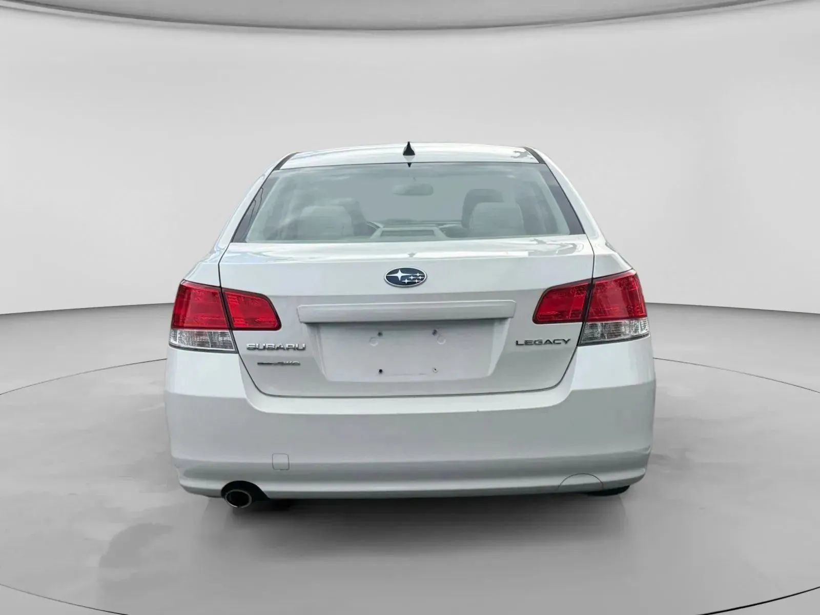 Used 2011 Subaru Legacy 2.5i Limited AWD/4WD image 4
