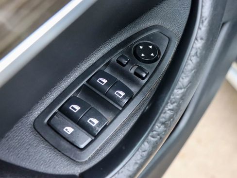 Used 2017 BMW X1 xDrive28i AWD/4WD image 13