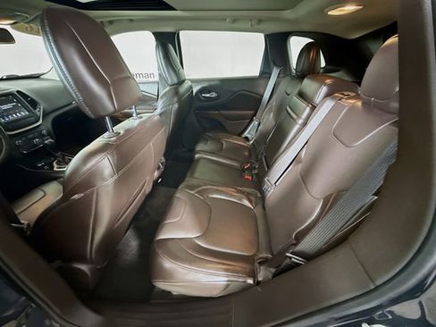 Used 2016 Jeep Cherokee Trailhawk w/ Comfort/Convenience Group image 23