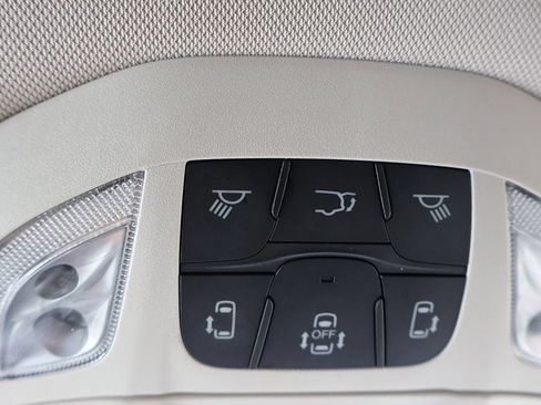 Used 2023 Chrysler Pacifica Touring-L FWD image 46