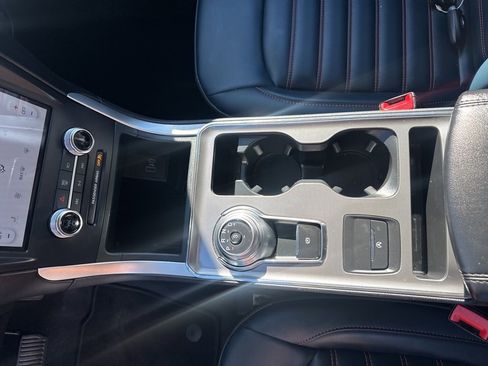 Used 2024 Ford Edge SEL w/ Sport Appearance Package image 16