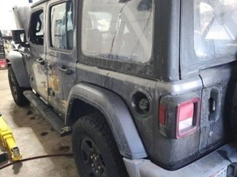 Used 2022 Jeep Wrangler Unlimited Sport image 3