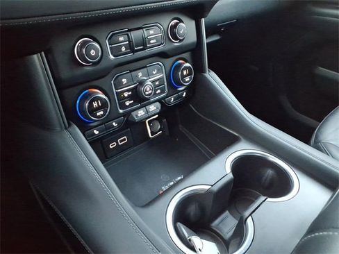 Used 2021 Chevrolet Tahoe Z71 w/ Luxury Package image 13