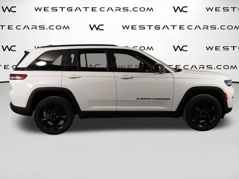 Used 2023 Jeep Grand Cherokee Altitude AWD/4WD image 41