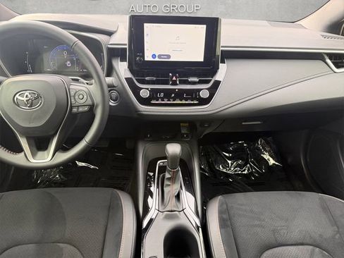 Used 2026 Toyota Corolla SE image 3