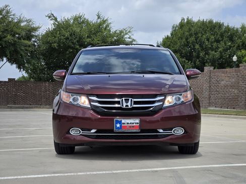 Used 2016 Honda Odyssey Touring Elite image 2