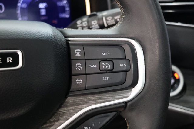 Used 2024 Jeep Wagoneer Series III w/ Premium Group I AWD/4WD image 22