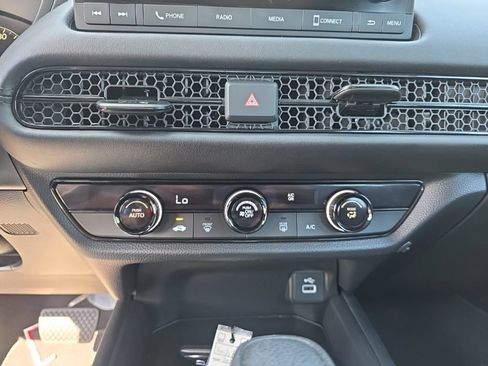 Used 2024 Honda HR-V LX image 16