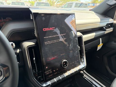 New 2026 GMC Yukon XL AT4 image 19