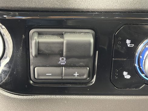 Used 2025 GMC Sierra 1500 SLT AWD/4WD image 28