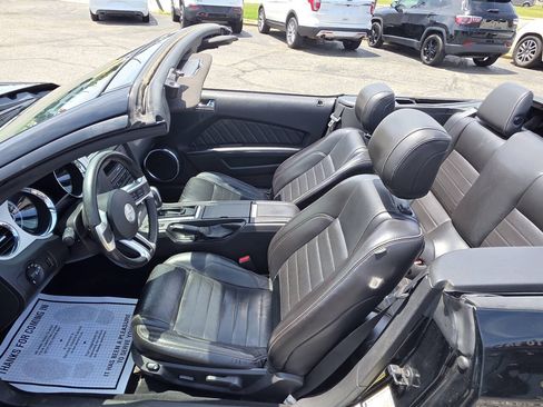 Used 2013 Ford Mustang Premium RWD image 23