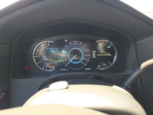 Used 2016 Cadillac Escalade Premium AWD/4WD image 6