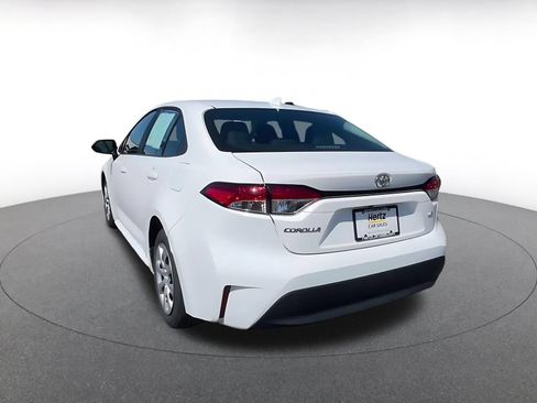 Used 2025 Toyota Corolla LE FWD image 9
