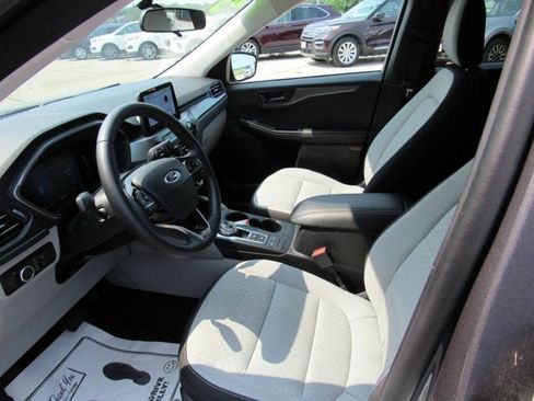 Used 2023 Ford Escape Active AWD/4WD image 8