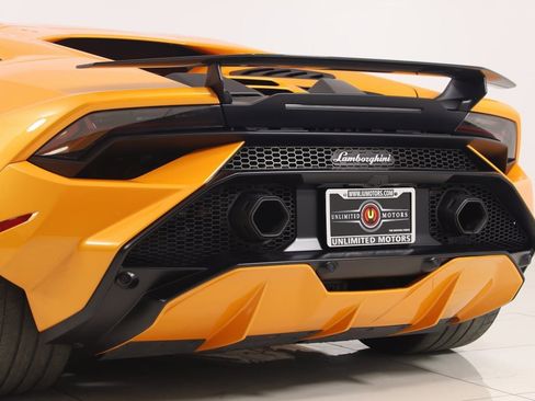 Used 2023 Lamborghini Huracan Tecnica image 32