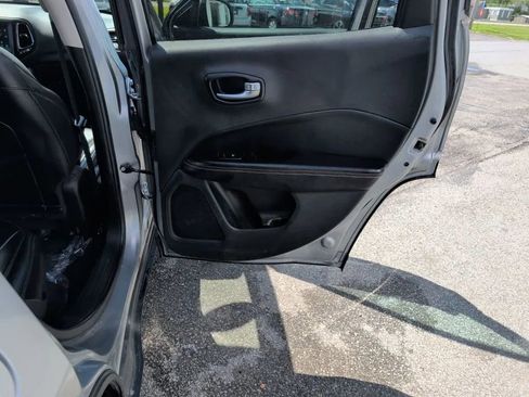 Used 2021 Jeep Compass Latitude FWD image 20