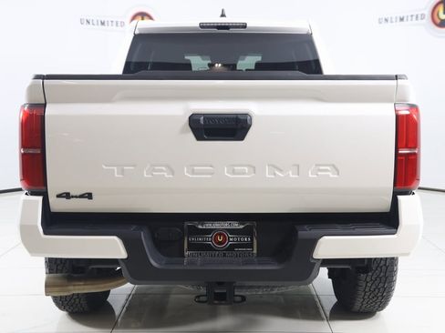 Used 2024 Toyota Tacoma TRD Off-Road image 42