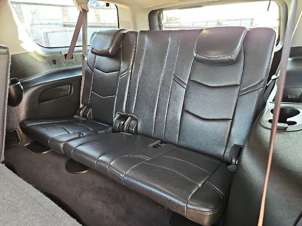 Used 2018 Cadillac Escalade ESV Premium Luxury AWD/4WD image 18