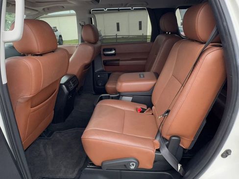 Used 2014 Toyota Sequoia Platinum image 23