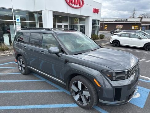 Used 2026 Hyundai Santa Fe Limited image 3