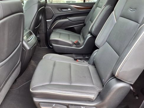 Used 2023 Cadillac Escalade Premium Luxury image 10