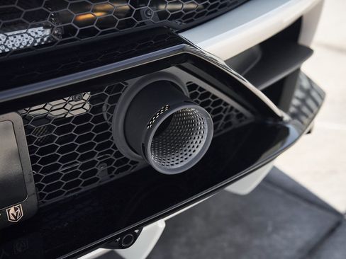 Used 2022 Lamborghini Huracan EVO image 12