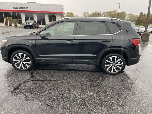 Used 2024 Volkswagen Taos SE FWD image 6