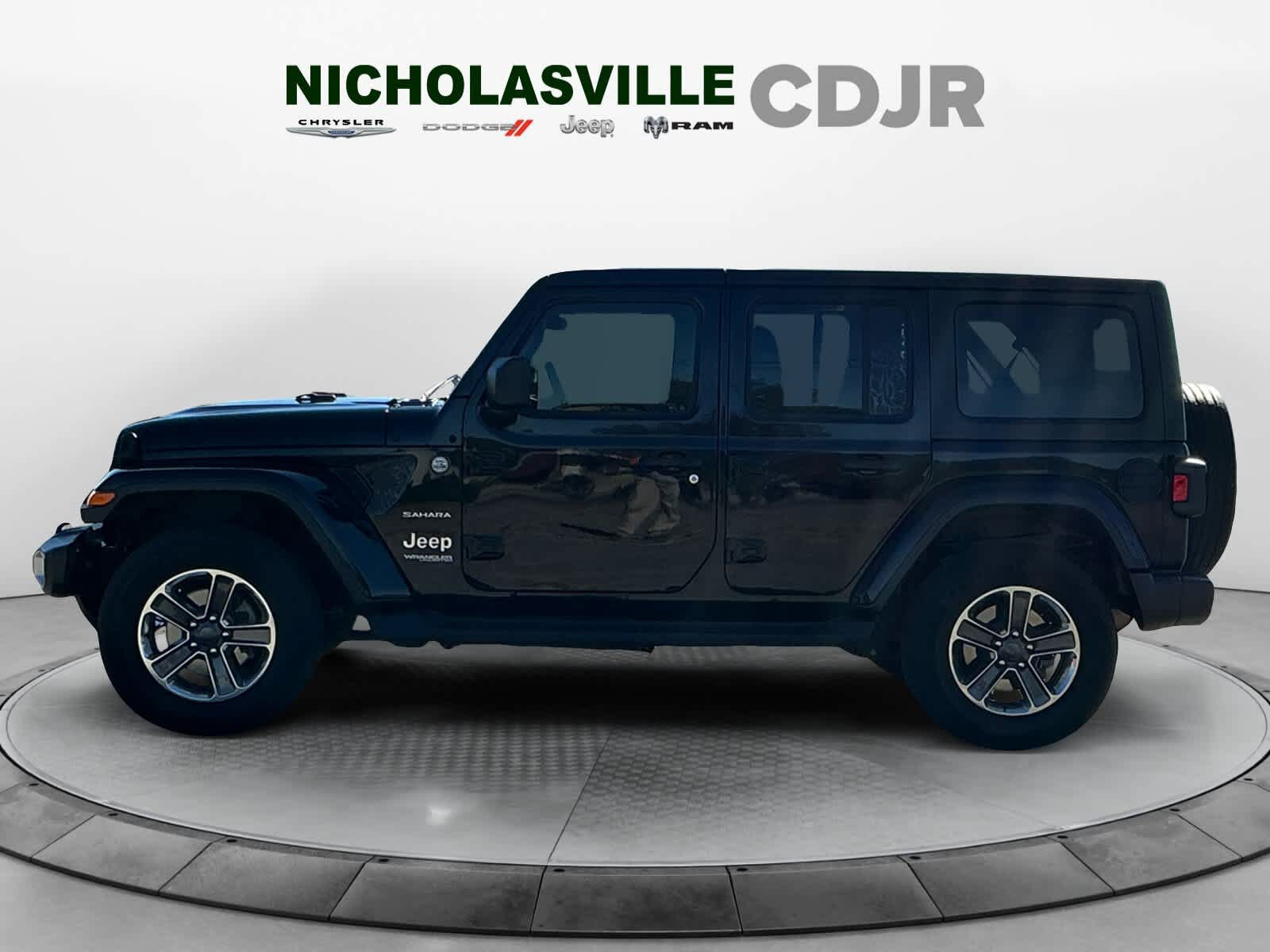 Used 2019 Jeep Wrangler Unlimited Sahara AWD/4WD image 2