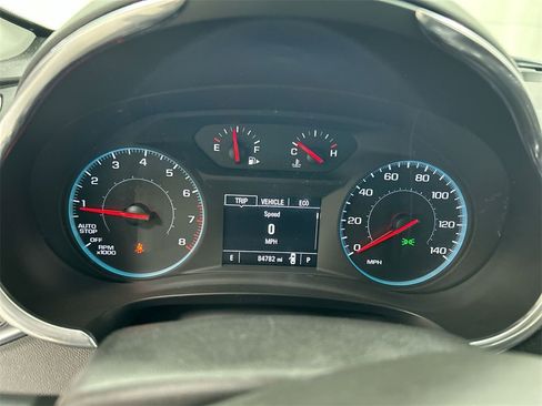 Used 2018 Chevrolet Malibu LT image 13