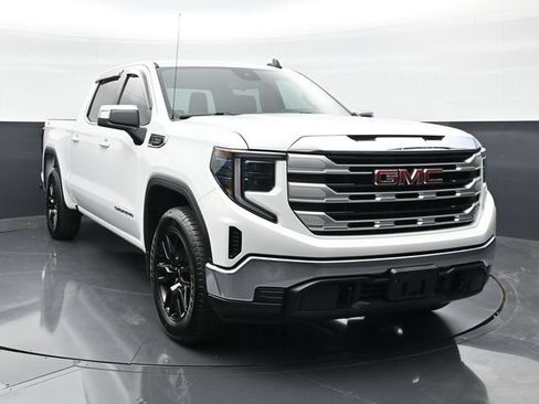 Used 2022 GMC Sierra 1500 SLE AWD/4WD image 4