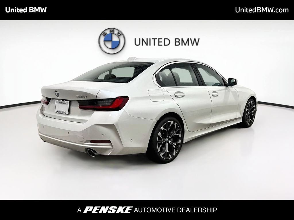 Certified 2025 BMW 330i Sedan RWD image 5