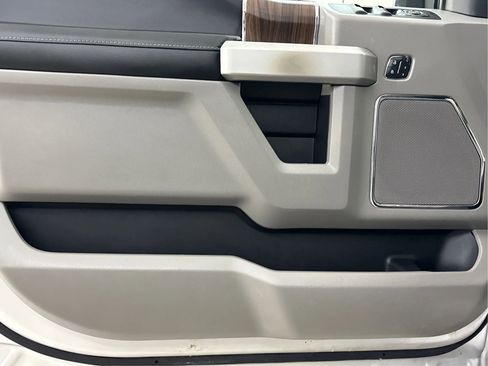 Used 2015 Ford F150 Lariat w/ Equipment Group 501A Mid AWD/4WD image 26