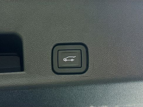 Used 2025 Chevrolet Traverse RS w/ LPO, Floor Liner Package image 29