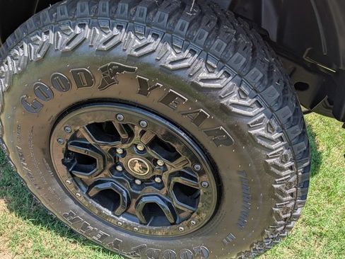 Used 2023 Ford Bronco Wildtrak AWD/4WD image 32