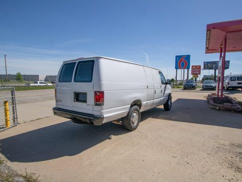 Used 2004 Ford E-350 and Econoline 350 Extended Super Duty RWD image 8