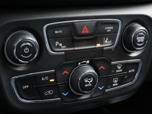 Used 2021 Jeep Compass Limited image 21