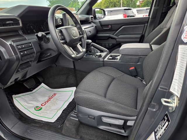 Used 2025 Toyota 4Runner SR5 AWD/4WD image 10