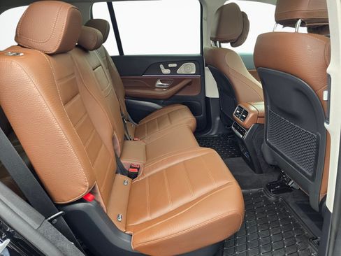 Used 2026 Mercedes-Benz GLS 450 4MATIC image 28