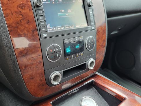Used 2010 Chevrolet Silverado 3500 LTZ AWD/4WD image 28