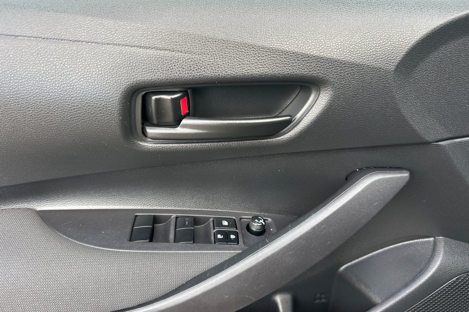 Used 2024 Toyota Corolla LE FWD image 11