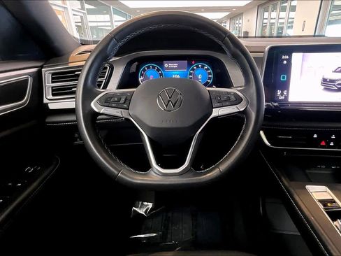 Used 2024 Volkswagen Atlas Cross Sport SE image 6